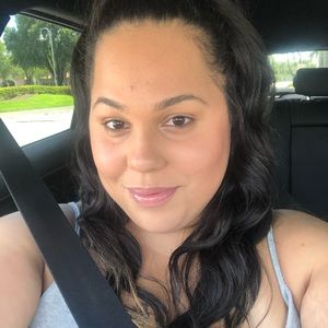 Meet your Posher, Zoraida